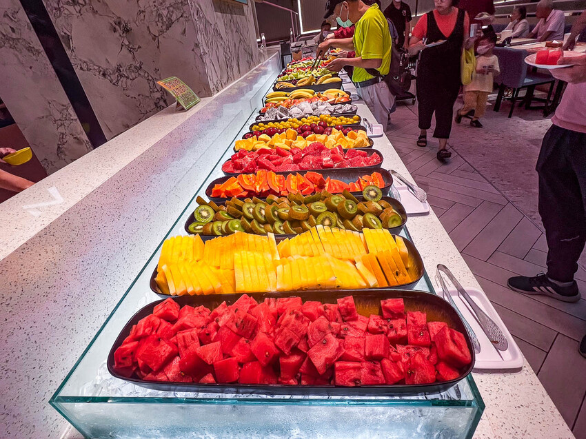 新北市林口區我家牛排林口A9店｜現場人山人海！全台最大我家牛排，值得排嗎？