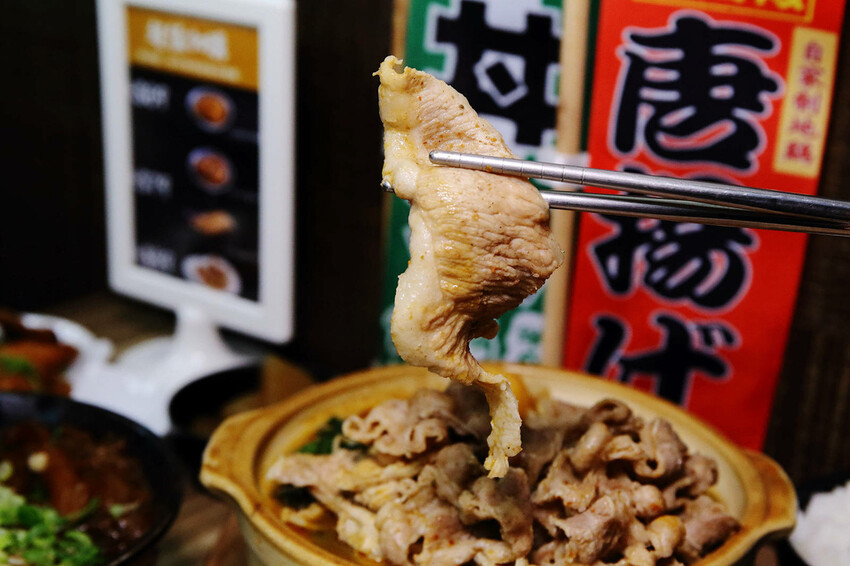 永和美食爆量肉丼，久似丼永貞店，份量超多滿到看不到白飯，大胃