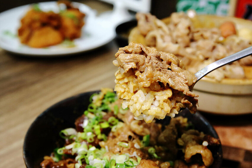 永和美食爆量肉丼，久似丼永貞店，份量超多滿到看不到白飯，大胃