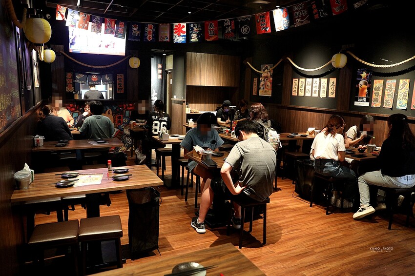 開到凌晨兩點的深夜食堂！身居巷弄卻人氣爆棚 沒預約吃不到｜串岐日式居酒屋【板橋江子翠串燒居酒屋】