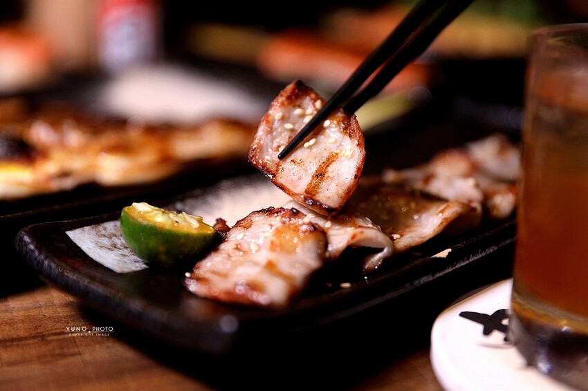 開到凌晨兩點的深夜食堂！身居巷弄卻人氣爆棚 沒預約吃不到｜串岐日式居酒屋【板橋江子翠串燒居酒屋】