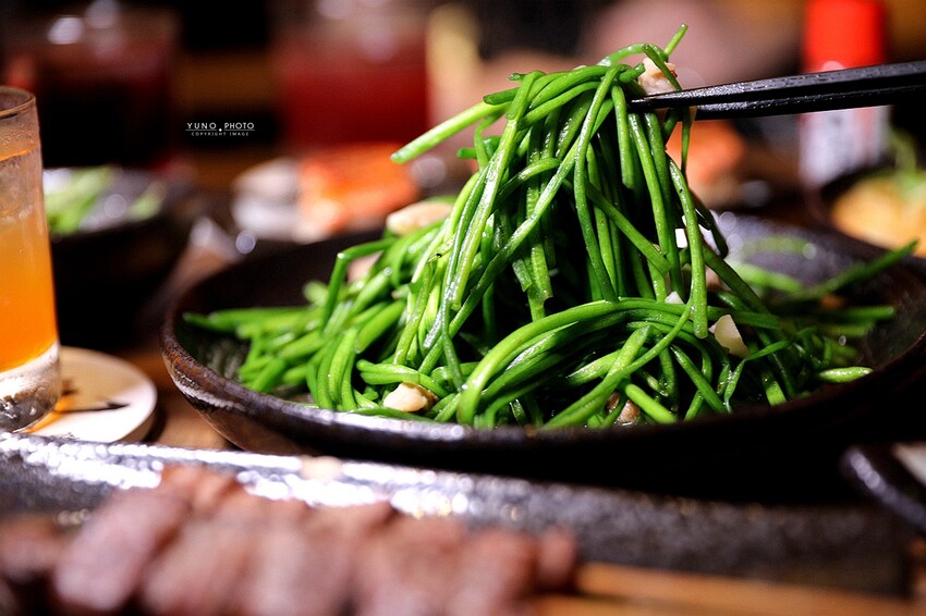 開到凌晨兩點的深夜食堂！身居巷弄卻人氣爆棚 沒預約吃不到｜串岐日式居酒屋【板橋江子翠串燒居酒屋】