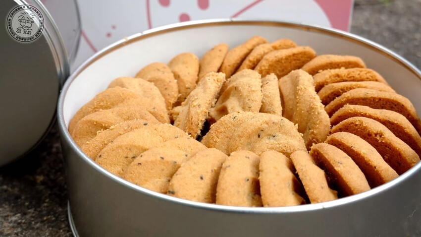 【 全台首創鹹曲奇 】沒想到番茄可以做成鹹的曲奇，味道還很像披薩？！波萌農場還將帝王芭樂做成鬆軟易咀嚼