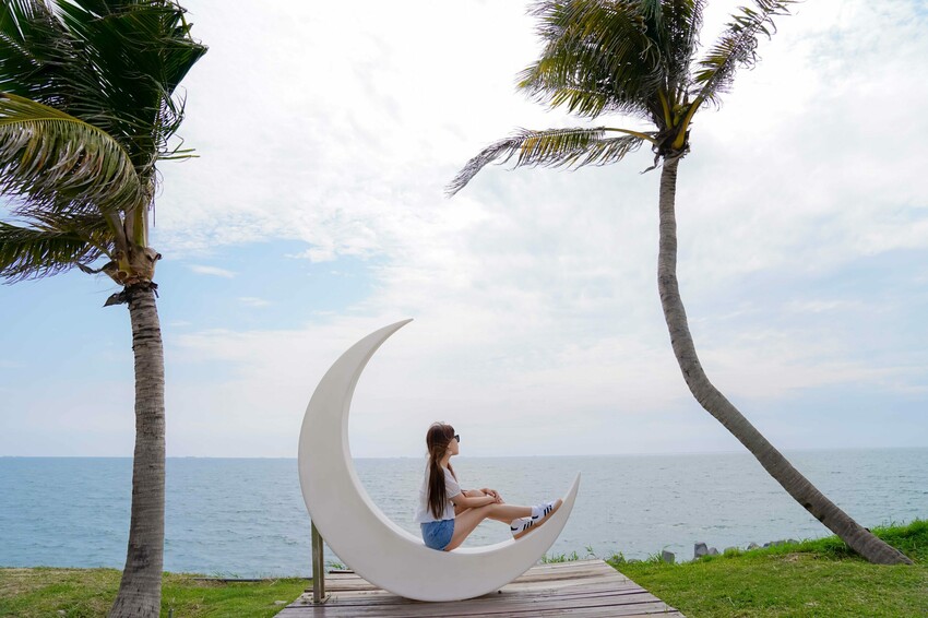 高雄市彌陀區【高雄彌陀|景點】愛琴海岸海景渡假農場。高雄彌陀海景景觀餐廳,不用跑恆春就有愛琴海,多種打卡藝術