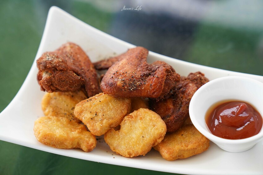 高雄市彌陀區【高雄彌陀|景點】愛琴海岸海景渡假農場。高雄彌陀海景景觀餐廳,不用跑恆春就有愛琴海,多種打卡藝術