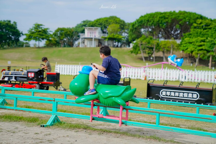 高雄市彌陀區【高雄彌陀|景點】愛琴海岸海景渡假農場。高雄彌陀海景景觀餐廳,不用跑恆春就有愛琴海,多種打卡藝術