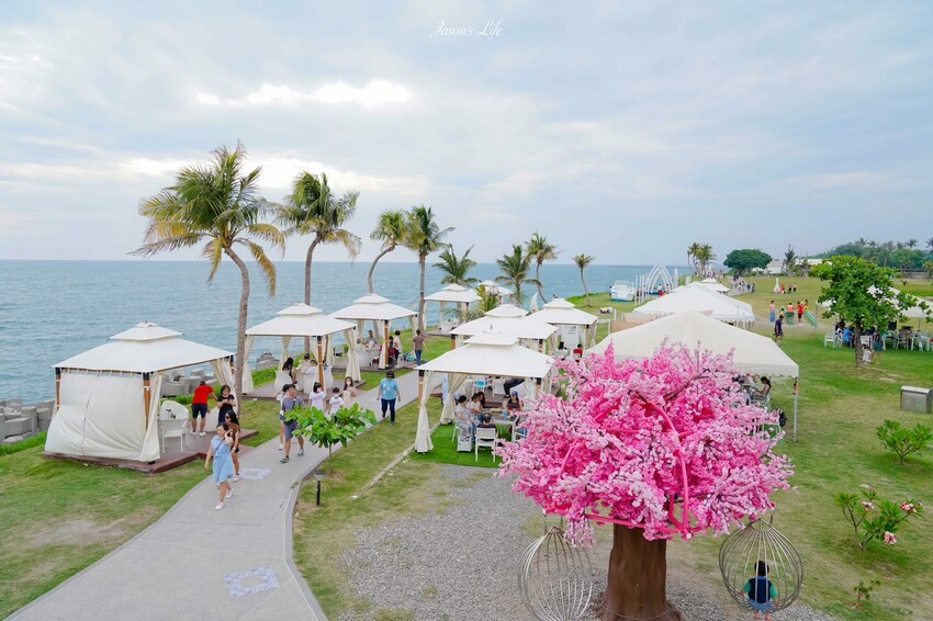 高雄市彌陀區【高雄彌陀|景點】愛琴海岸海景渡假農場。高雄彌陀海景景觀餐廳,不用跑恆春就有愛琴海,多種打卡藝術