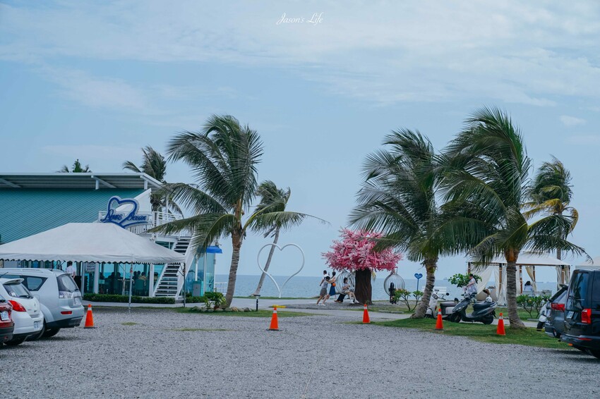 高雄市彌陀區【高雄彌陀|景點】愛琴海岸海景渡假農場。高雄彌陀海景景觀餐廳,不用跑恆春就有愛琴海,多種打卡藝術