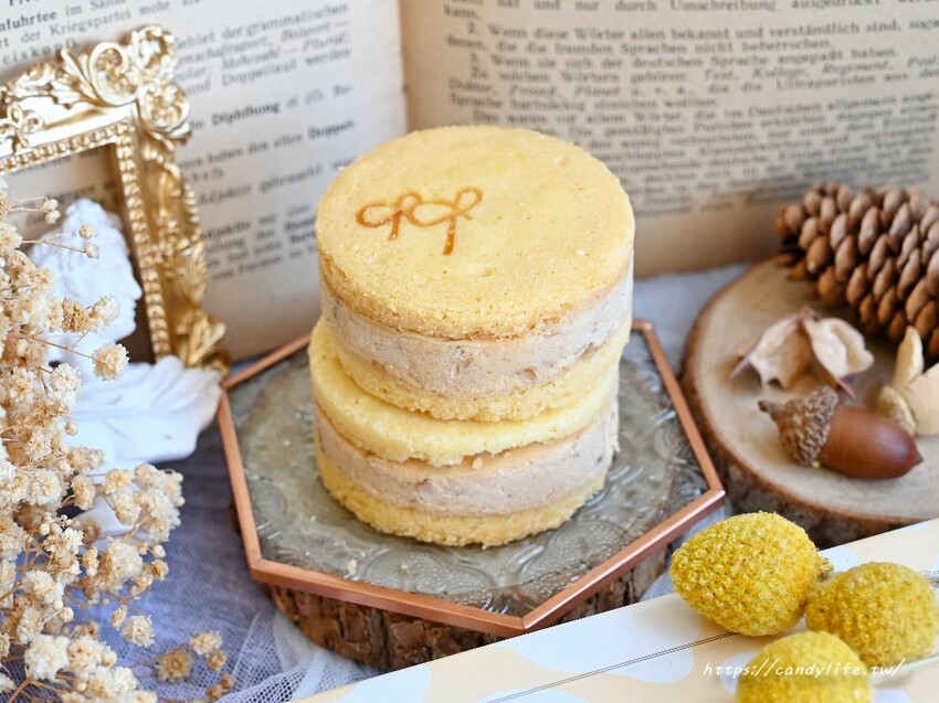 彰化超夯66 cheesecake進駐台中勤美誠品，主打20種口味北海道奶油三明治冰淇淋，還有招牌北海道起司蛋糕也買得到～