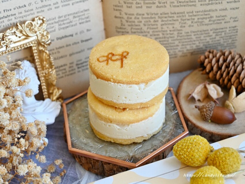 彰化超夯66 cheesecake進駐台中勤美誠品，主打20種口味北海道奶油三明治冰淇淋，還有招牌北海道起司蛋糕也買得到～