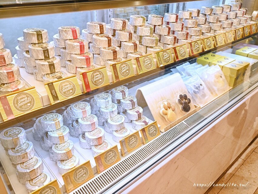 彰化超夯66 cheesecake進駐台中勤美誠品，主打20種口味北海道奶油三明治冰淇淋，還有招牌北海道起司蛋糕也買得到～