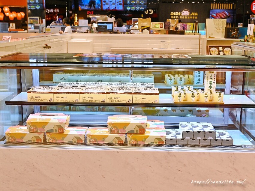 彰化超夯66 cheesecake進駐台中勤美誠品，主打20種口味北海道奶油三明治冰淇淋，還有招牌北海道起司蛋糕也買得到～