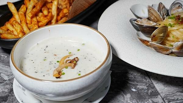 LINE_ALBUM_Luxy Vivid Bistro 餐酒館_230625_19.jpg