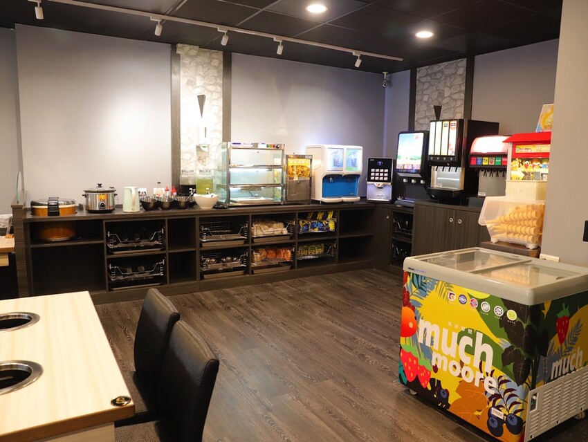 九鼎鍋台南開元店：高雄知名24小時營業火鍋店進軍台南，隨時想吃火鍋就能吃/只要百元起.吃鍋就能享用自助吧炸物吃到飽/高CP值聚餐火鍋店.吃大餐不傷荷包 - 進食的巨鼠