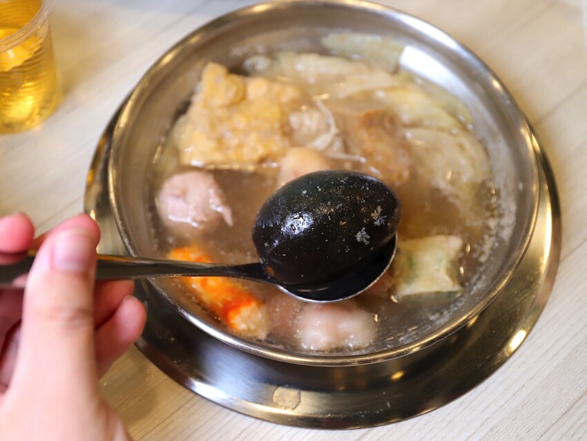 九鼎鍋台南開元店：高雄知名24小時營業火鍋店進軍台南，隨時想吃火鍋就能吃/只要百元起.吃鍋就能享用自助吧炸物吃到飽/高CP值聚餐火鍋店.吃大餐不傷荷包 - 進食的巨鼠