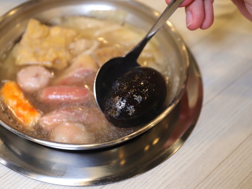 九鼎鍋台南開元店：高雄知名24小時營業火鍋店進軍台南，隨時想吃火鍋就能吃/只要百元起.吃鍋就能享用自助吧炸物吃到飽/高CP值聚餐火鍋店.吃大餐不傷荷包 - 進食的巨鼠