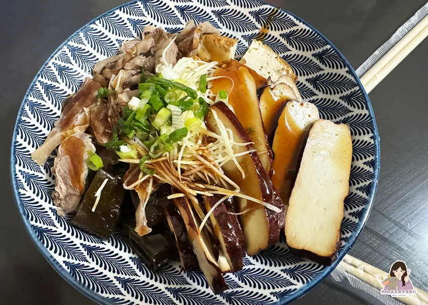 【龍潭美食】橋頭老麵店附上菜，道地的客家美食，專賣榨菜肉絲麵