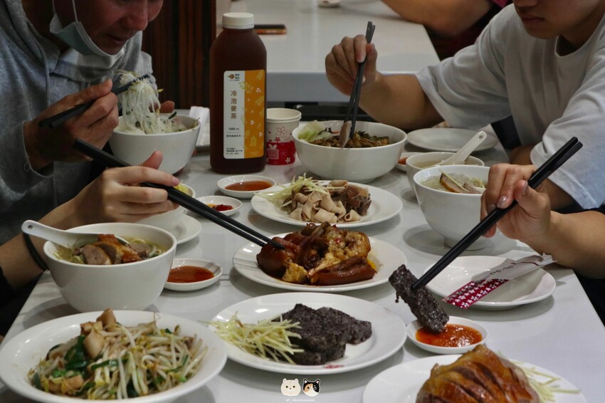 高雄美食推薦|聰明鴨肉店．近50年在地老店，家庭聚餐&商務招