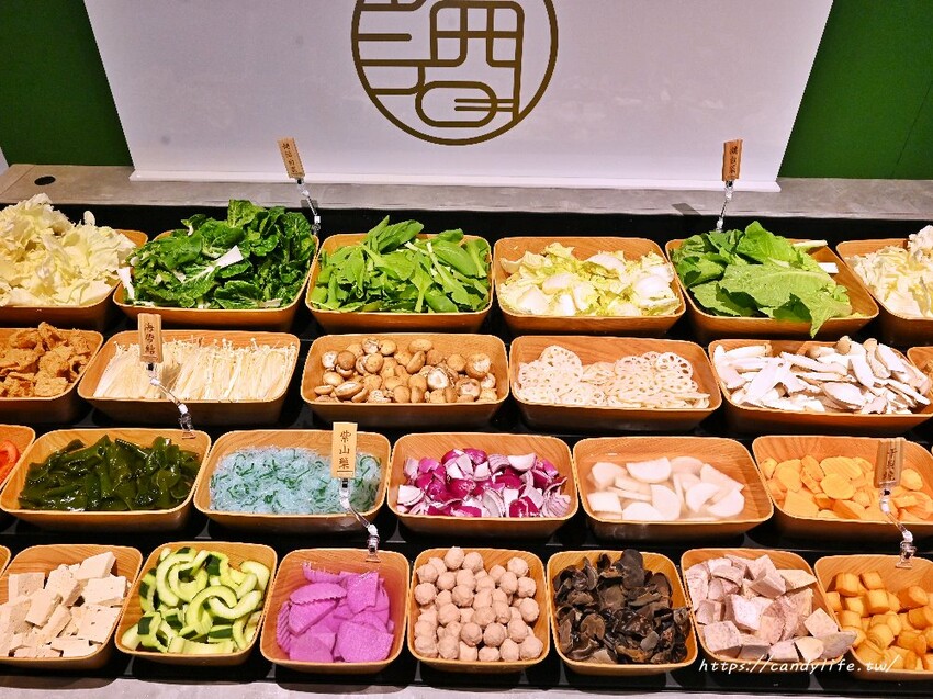 論石間鍋物｜台中人氣鍋物分店新開幕，營業至凌晨兩點，中間不休息，蔬菜自助吧吃到飽，7/31前享湯底免費升級～