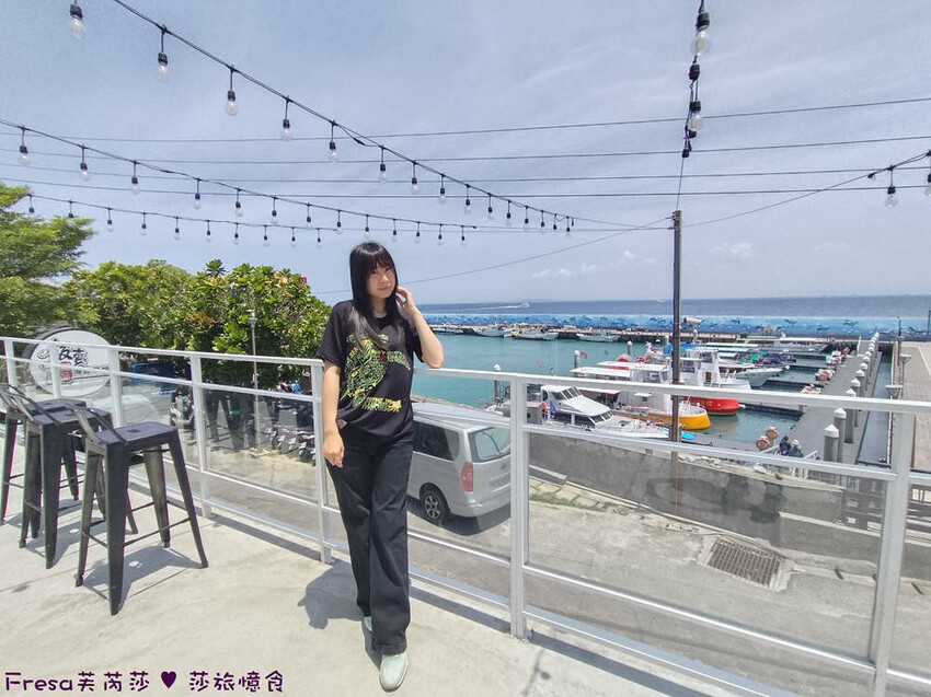 屏東縣琉球鄉小琉球熱炒【飯賣獨品海鮮熱炒店】白沙尾渡船碼頭第一排海景餐廳.小琉球特色菜蜂巢蝦＋龍蝦三明治必點菜色│