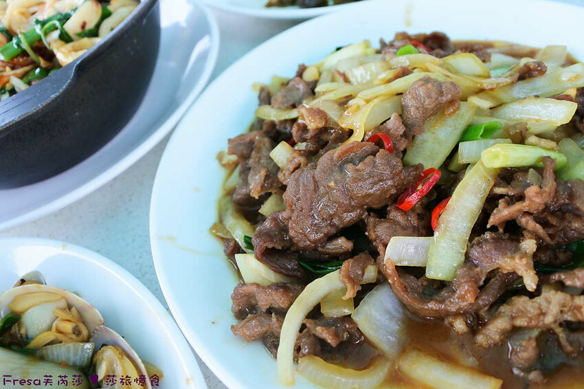 屏東縣琉球鄉小琉球熱炒【飯賣獨品海鮮熱炒店】白沙尾渡船碼頭第一排海景餐廳.小琉球特色菜蜂巢蝦＋龍蝦三明治必點菜色│