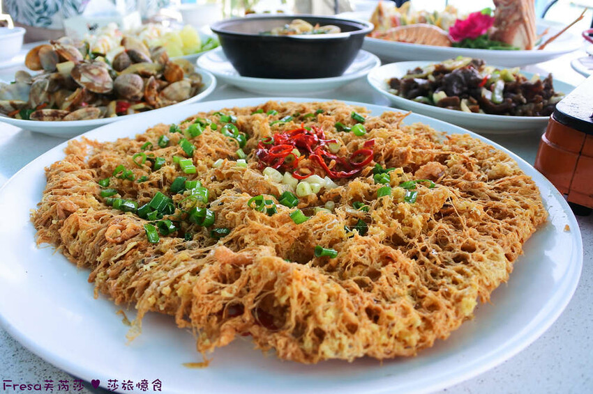 屏東縣琉球鄉小琉球熱炒【飯賣獨品海鮮熱炒店】白沙尾渡船碼頭第一排海景餐廳.小琉球特色菜蜂巢蝦＋龍蝦三明治必點菜色│