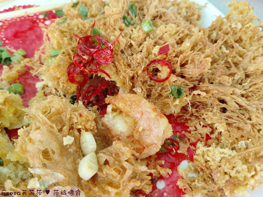 屏東縣琉球鄉小琉球熱炒【飯賣獨品海鮮熱炒店】白沙尾渡船碼頭第一排海景餐廳.小琉球特色菜蜂巢蝦＋龍蝦三明治必點菜色│