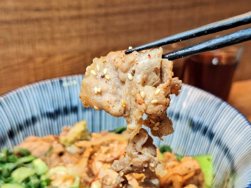 【美食】「潮月沙茶匠私房麵室・珈琲煎焙」沙茶乾拌麵、手沖咖啡