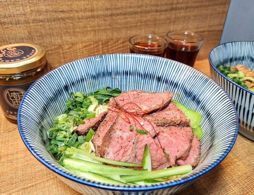 【美食】「潮月沙茶匠私房麵室・珈琲煎焙」沙茶乾拌麵、手沖咖啡