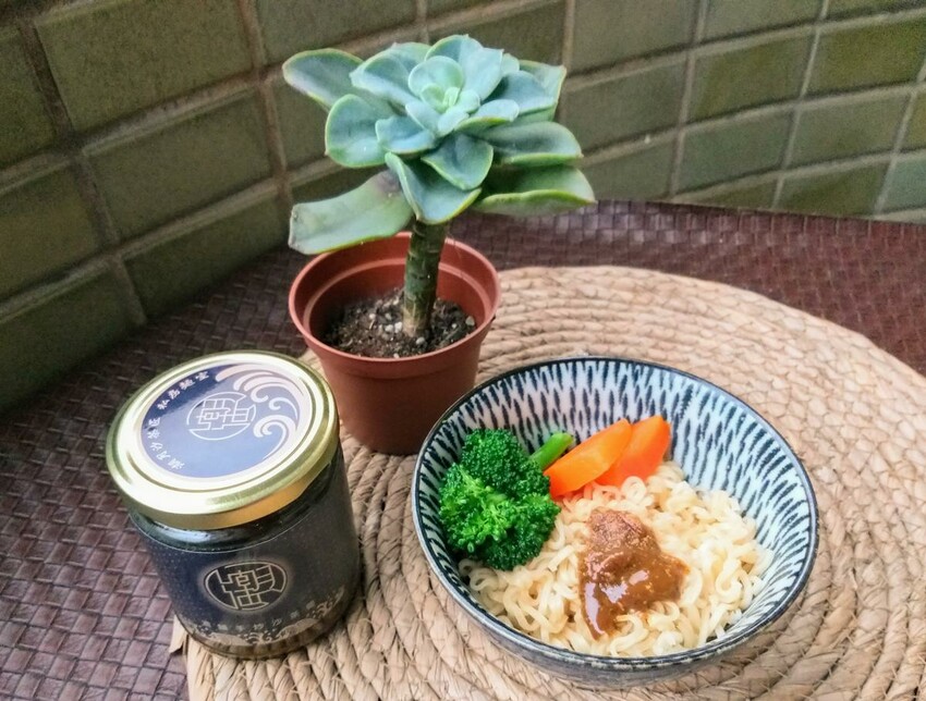 【美食】「潮月沙茶匠私房麵室・珈琲煎焙」沙茶乾拌麵、手沖咖啡