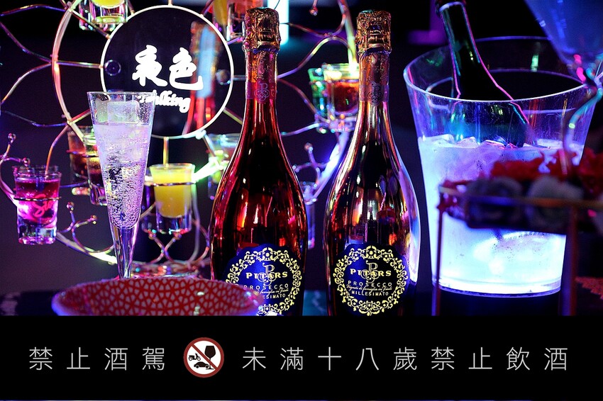 營業至凌晨5點 台北夜貓快典藏！巷弄裡的氛圍網美餐酒館 提供飛鏢機/Beer Pong｜夜色talking bar(台北東區