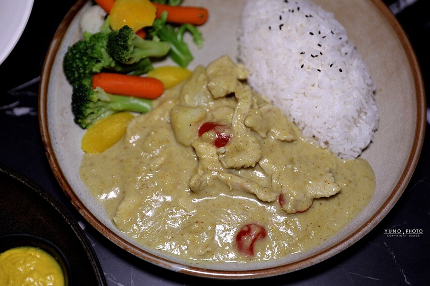 營業至凌晨5點 台北夜貓快典藏！巷弄裡的氛圍網美餐酒館 提供飛鏢機/Beer Pong｜夜色talking bar(台北東區