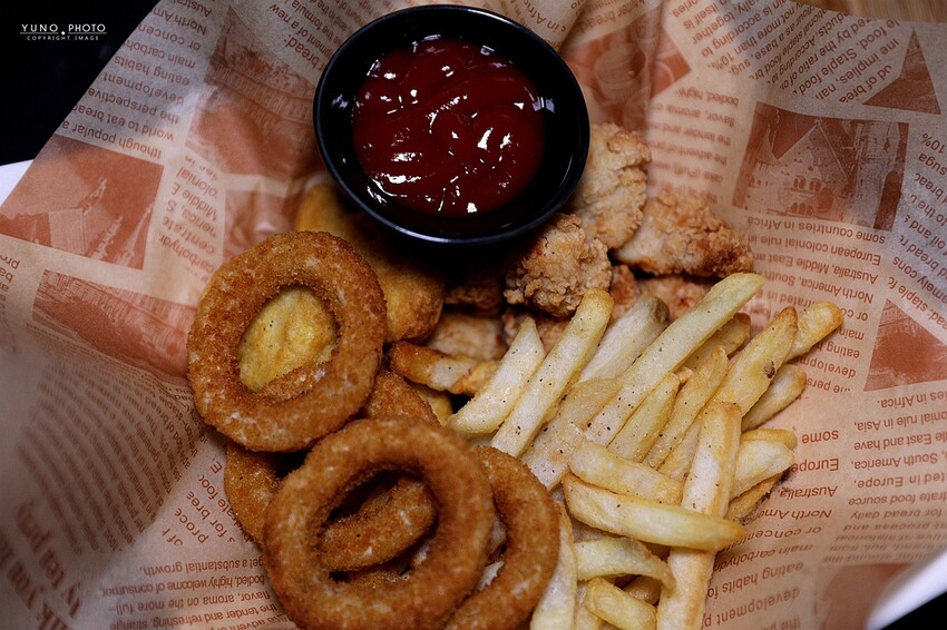 營業至凌晨5點 台北夜貓快典藏！巷弄裡的氛圍網美餐酒館 提供飛鏢機/Beer Pong｜夜色talking bar(台北東區