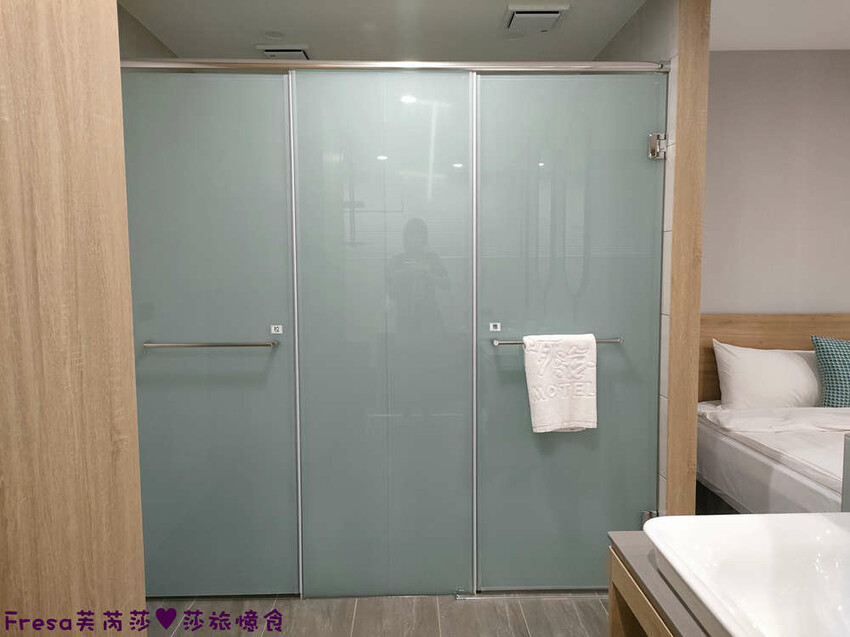 南投住宿【集集鐵道行旅】集集火車站旁質感飯店火車元素.超大寬敞房型山景視野超棒│泡麵餅乾宵夜吃到飽│集集飯店 - Fresa芙芮莎♥莎旅憶食