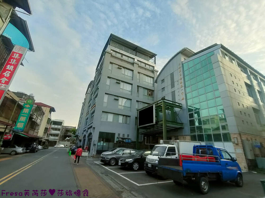 南投住宿【集集鐵道行旅】集集火車站旁質感飯店火車元素.超大寬敞房型山景視野超棒│泡麵餅乾宵夜吃到飽│集集飯店 - Fresa芙芮莎♥莎旅憶食