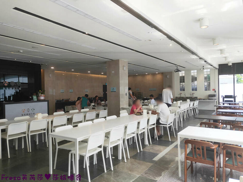 南投住宿【集集鐵道行旅】集集火車站旁質感飯店火車元素.超大寬敞房型山景視野超棒│泡麵餅乾宵夜吃到飽│集集飯店 - Fresa芙芮莎♥莎旅憶食