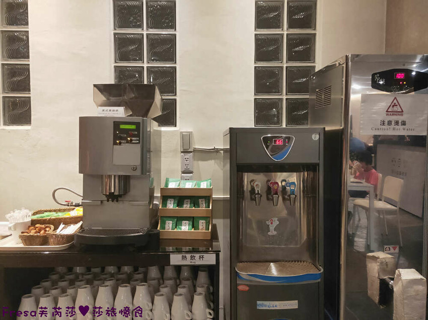 南投住宿【集集鐵道行旅】集集火車站旁質感飯店火車元素.超大寬敞房型山景視野超棒│泡麵餅乾宵夜吃到飽│集集飯店 - Fresa芙芮莎♥莎旅憶食