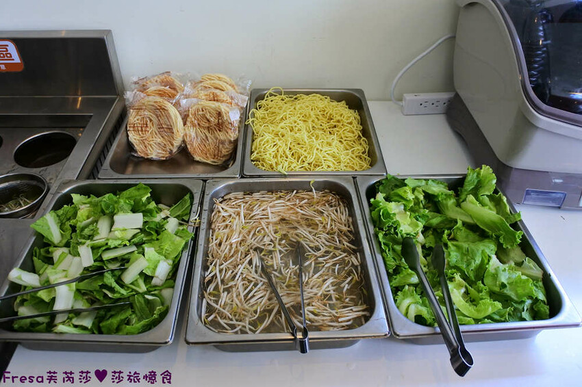 南投住宿【集集鐵道行旅】集集火車站旁質感飯店火車元素.超大寬敞房型山景視野超棒│泡麵餅乾宵夜吃到飽│集集飯店 - Fresa芙芮莎♥莎旅憶食