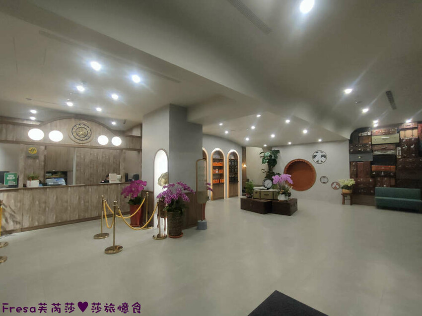 南投住宿【集集鐵道行旅】集集火車站旁質感飯店火車元素.超大寬敞房型山景視野超棒│泡麵餅乾宵夜吃到飽│集集飯店 - Fresa芙芮莎♥莎旅憶食