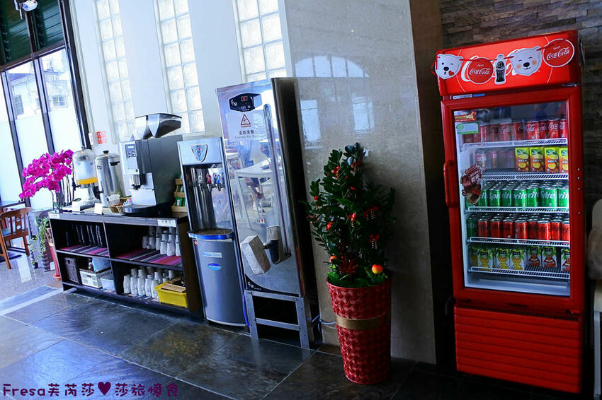 南投住宿【集集鐵道行旅】集集火車站旁質感飯店火車元素.超大寬敞房型山景視野超棒│泡麵餅乾宵夜吃到飽│集集飯店 - Fresa芙芮莎♥莎旅憶食