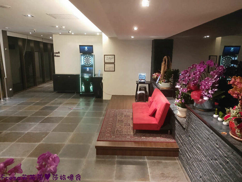 南投住宿【集集鐵道行旅】集集火車站旁質感飯店火車元素.超大寬敞房型山景視野超棒│泡麵餅乾宵夜吃到飽│集集飯店 - Fresa芙芮莎♥莎旅憶食