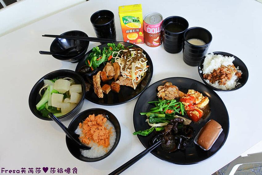 南投住宿【集集鐵道行旅】集集火車站旁質感飯店火車元素.超大寬敞房型山景視野超棒│泡麵餅乾宵夜吃到飽│集集飯店 - Fresa芙芮莎♥莎旅憶食