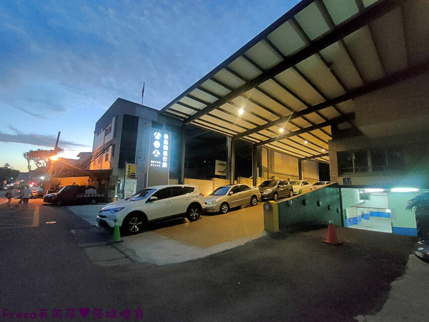 南投住宿【集集鐵道行旅】集集火車站旁質感飯店火車元素.超大寬敞房型山景視野超棒│泡麵餅乾宵夜吃到飽│集集飯店 - Fresa芙芮莎♥莎旅憶食