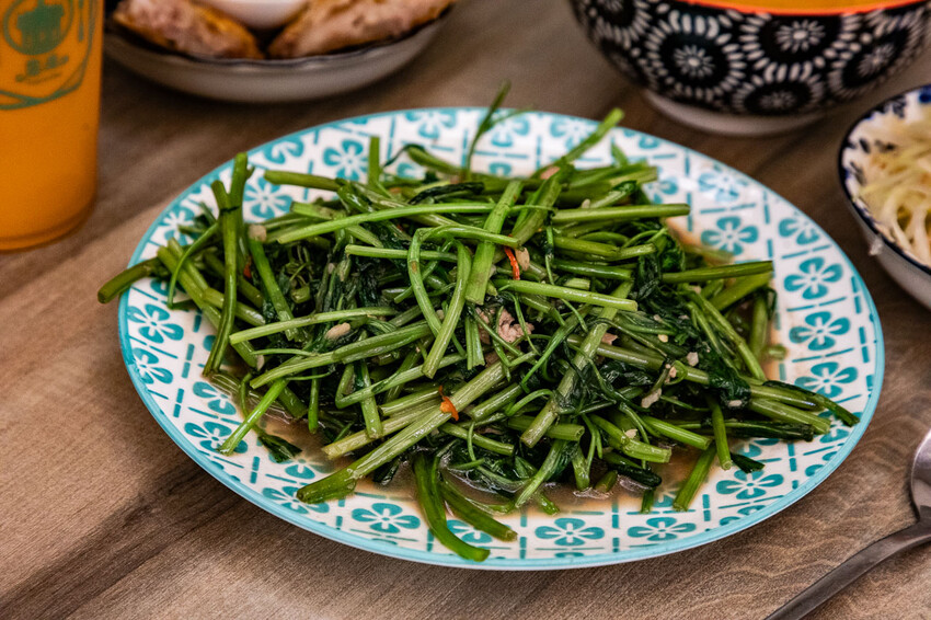 桃園市桃園區泰速泰式料理(藝文店)｜一個人來也可以爽吃的泰式料理，不到百元就有泰式酸辣湯！