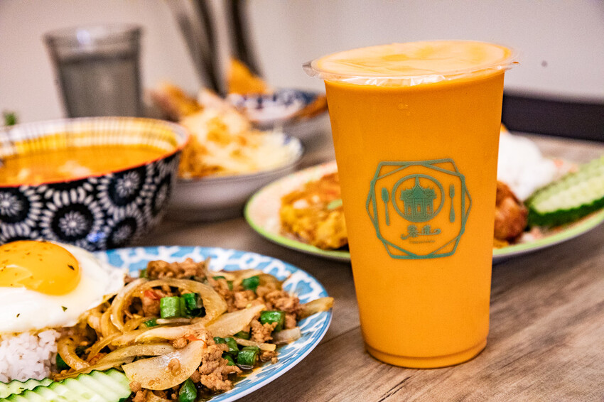 桃園市桃園區泰速泰式料理(藝文店)｜一個人來也可以爽吃的泰式料理，不到百元就有泰式酸辣湯！