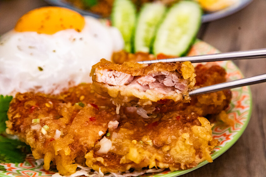 桃園市桃園區泰速泰式料理(藝文店)｜一個人來也可以爽吃的泰式料理，不到百元就有泰式酸辣湯！