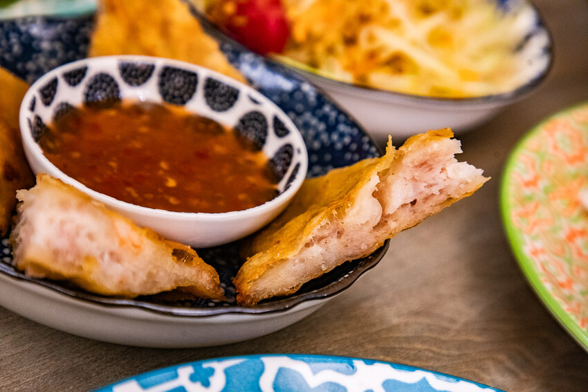 桃園市桃園區泰速泰式料理(藝文店)｜一個人來也可以爽吃的泰式料理，不到百元就有泰式酸辣湯！