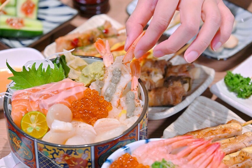 台中勤美新開幕台中勤美居酒屋 豪華海鮮丼飯 日式關東煮 串燒都推薦/百川酒場