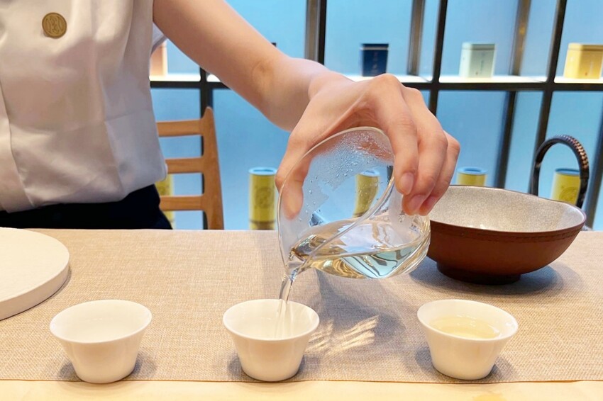 台中隱藏版茶藝館,品茗採預約制,全程由專業茶藝師服務,感受獨特的茶席文化