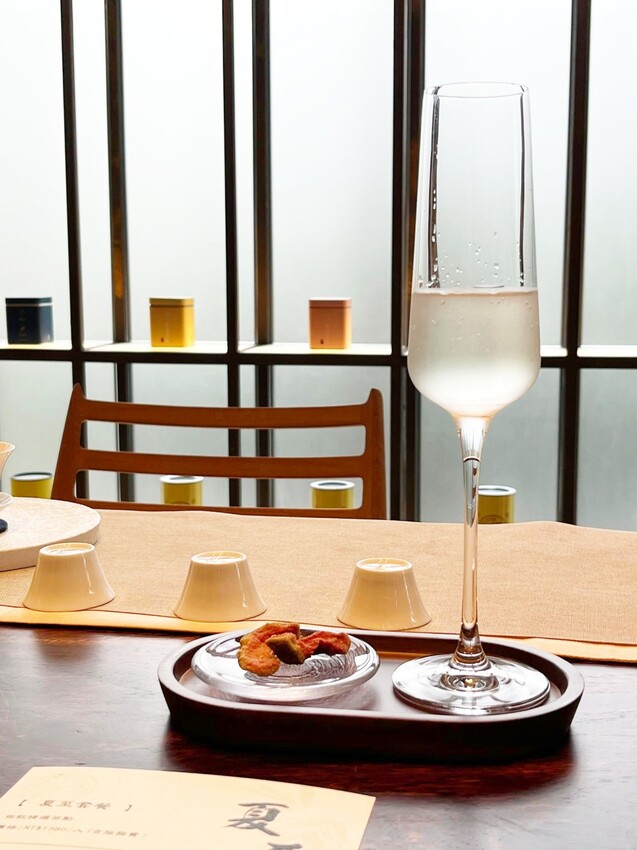 台中隱藏版茶藝館,品茗採預約制,全程由專業茶藝師服務,感受獨特的茶席文化